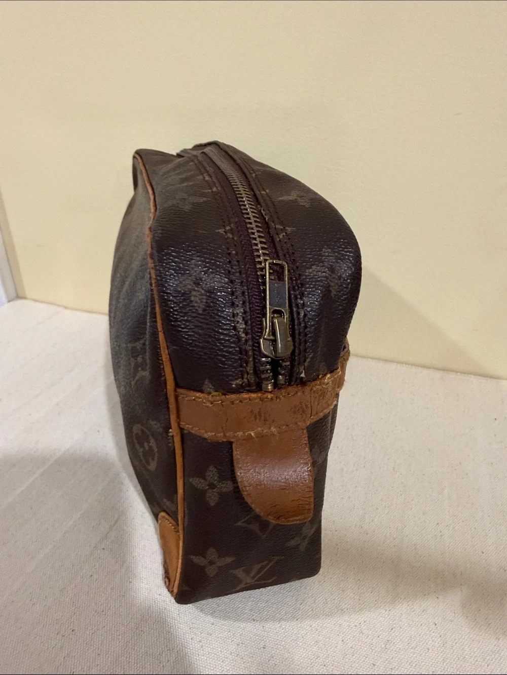 Louis Vuitton Monogram Canvas Satchel in Brown with Tan Trim Unisex authentic